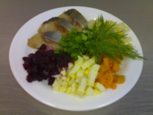 Сельдь с гарниром