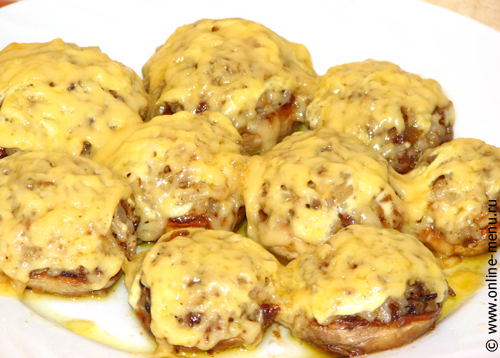 Шампиньоны, фаршированные дичью