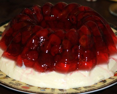 Желе творожное в вином сиропе